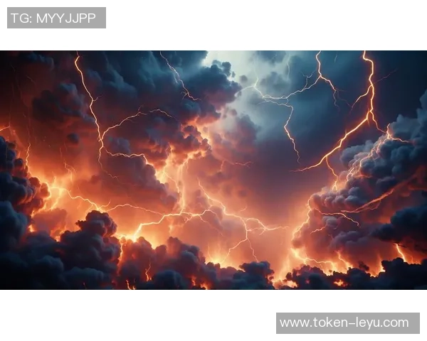 雷电交加之夜足球赛场上演惊心动魄的雷击奇遇记